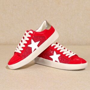 Vibrant Red Star Women's Mi.iM Alex Sneakers